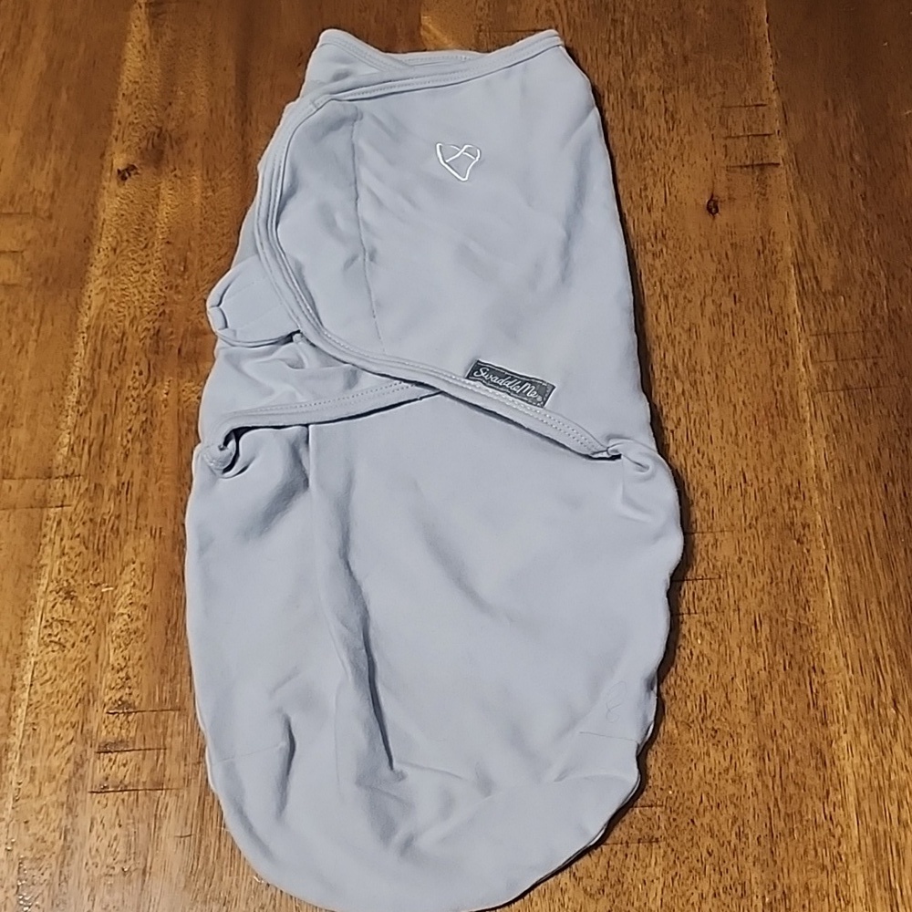 SWADDLE ME GRAY WOTH HEART SWADDLER SZ SM/MD
